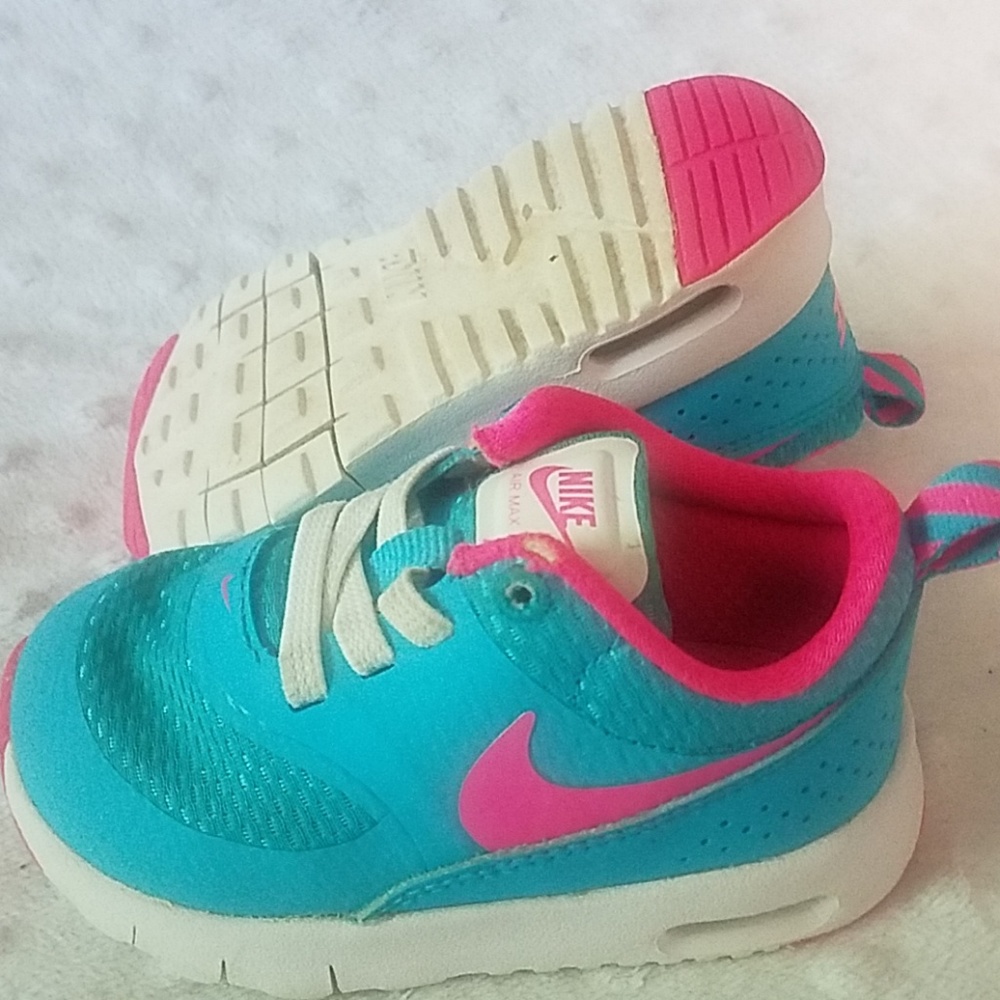 EUC toddler nikes